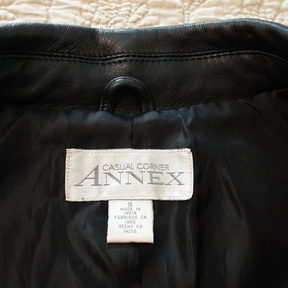 CASUAL CORNER ANNEX, BEAUTIFUL GENUINE BLACK LEATHER JACKET, SIZE SMALL - Picture 4 of 16
